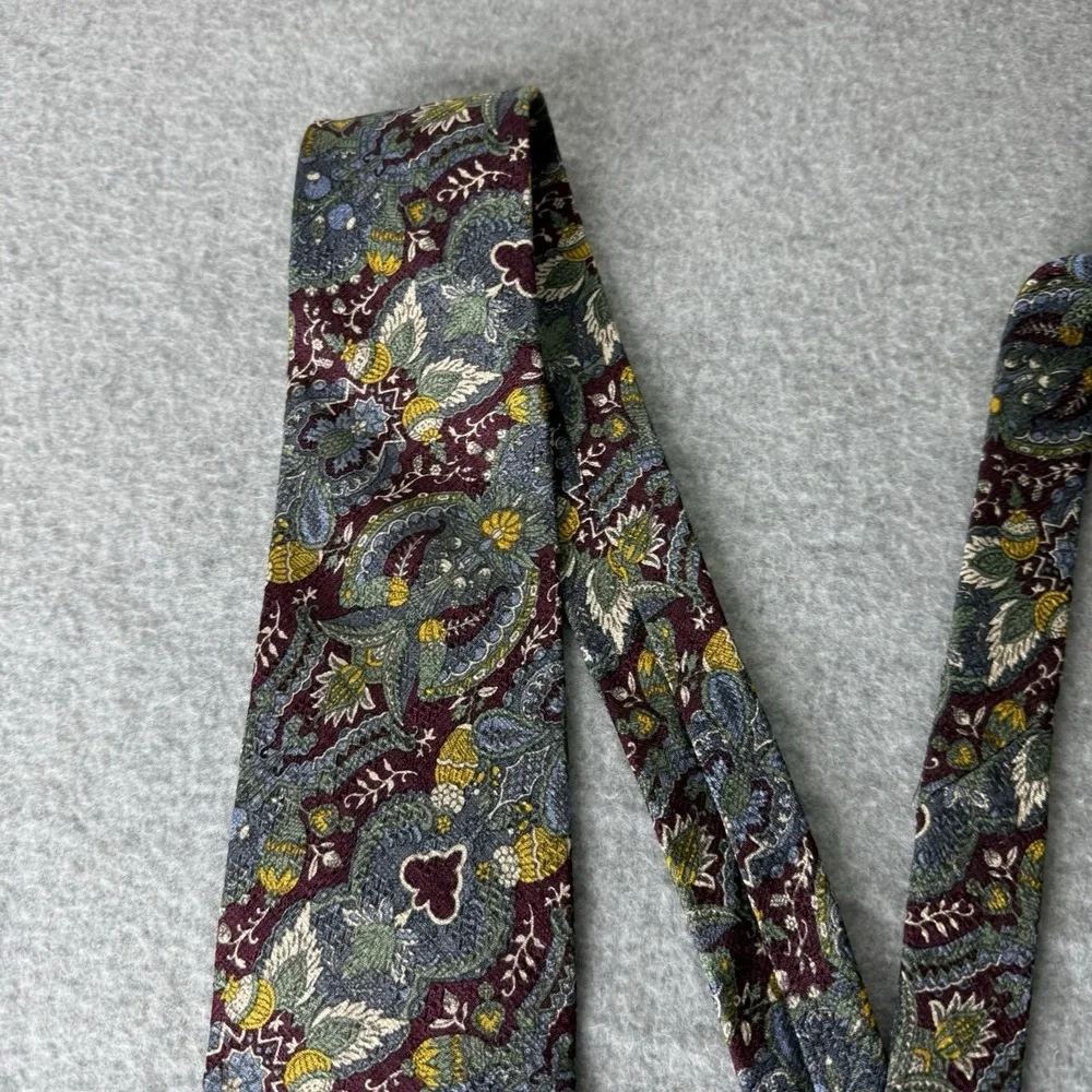 Vintage Burberrys USA Made Floral Burgundy Blue Silk Neck Tie Formal‎ Business